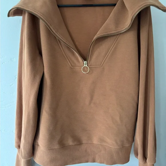 Varley Vine Pullover in Tan - Picture 2 of 4